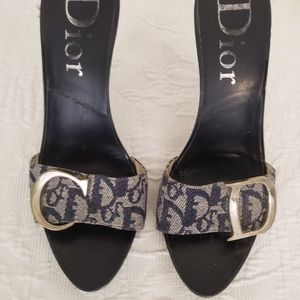 BEAUTIFUL DIOR NAVY DIOR SANDALS... SIZE 38